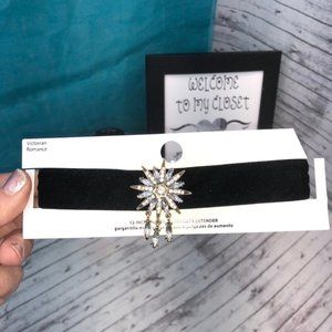5/$25 NWT Black Velvet Choker with Starburst